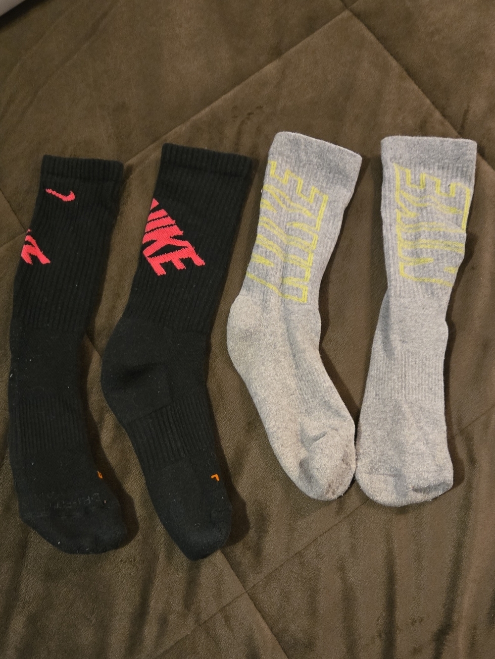 Nike Dri-FIT Athletic Socks 2 Pair Women's Medium